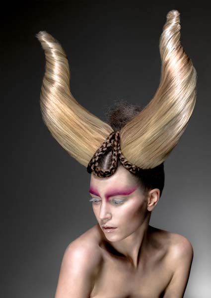 Avant Garde Horns Avant Garde Hair, Dramatic Hair, Editorial Hair, Fantasy Hair, Hair Shows, Crazy Hair Days, Creative Hairstyles, Hair Reference, Artistic Hair