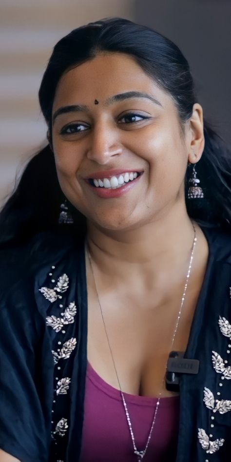 Padmapriya New HD Still Malayalam actress hd Still New hot stills Padma Priya, Tamil Selvi, Kalamkari Blouse, Beauty Paintings, Actress Without Makeup, Indian Woman, Beauty Face Women, Malayalam Actress, Beautiful Women Over 40