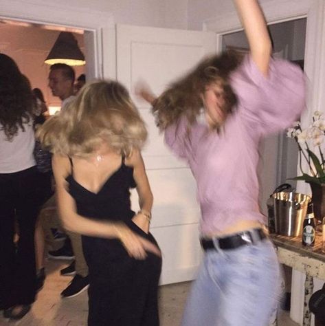 Dance Aesthetic, Dancing Aesthetic, Teenage Dream, Rupaul, Friend Photos, Party Girls, Aesthetic Photo, New Yorker, Summer Aesthetic