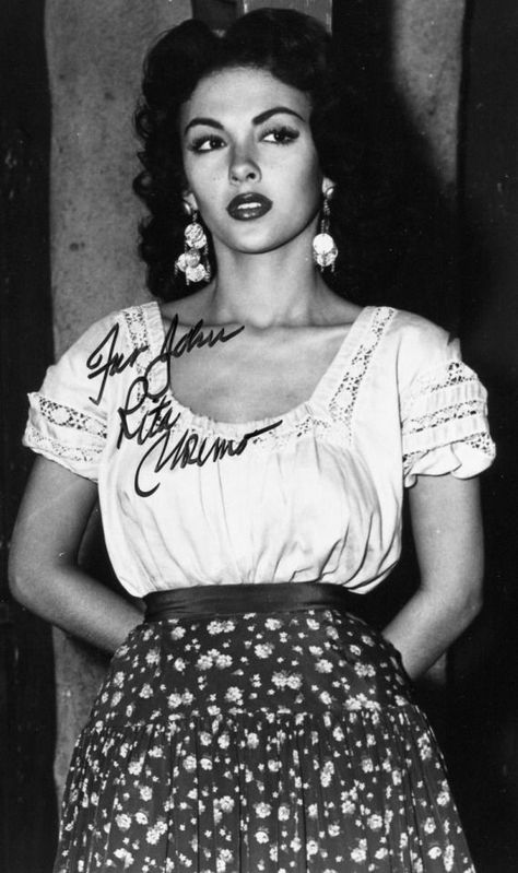 1950s Latina, Bollywood Makeup, Old Hollywood Movie, Rita Moreno, Classic Image, Classic Movies, Old Hollywood, Picture Perfect, Movie Stars