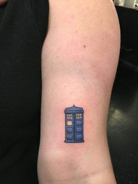 Tattoos Doctor Who, Small Tardis Tattoo, Tardis Tattoo Simple, Simple Nerdy Tattoos, Dr Who Tattoo Ideas, Dr Who Tattoos, Doctor Who Tattoo Ideas, Mummy Tattoo, Dr Who Tattoo