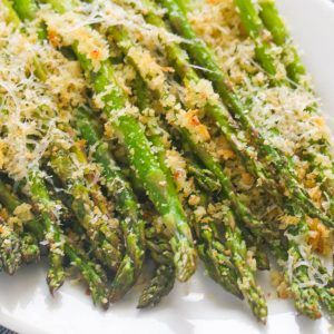 Parmesan Crusted Asparagus, Parmesan Asparagus Baked, Roasted Asparagus Recipe, Ways To Cook Asparagus, Easy Veggie Side Dish, Easy Potluck Recipes, Asparagus Recipes Baked, Asparagus Recipes Roasted, Oven Roasted Asparagus