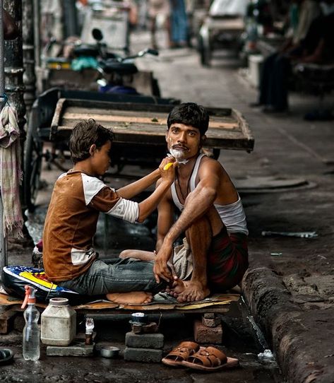 Street Photography Urban, Street Photography Portrait, Street Photography People, India Street, Environmental Portraits, Robert Doisneau, India Photography, Street Portrait, Indian Photography