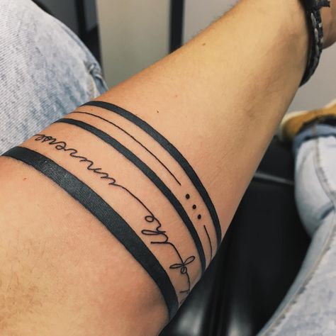 29+ Significant Armband Tattoos – Meanings and Designs (2019) tattoos,tattoos for women,tattoos for guys,tattoos for women small,tattoos for women half sleeve,tattoos ideas,tattoos ideas unique, #tattoos #ink #bodyart #tattooideen #tattoovorlagen Tattoo Bein Frau, Armband Tattoo Meaning, Tato Nama, Armband Tattoos For Men, Tattoo Band, Armband Tattoos, Tato Henna, Female Tattoos, Band Tattoo Designs