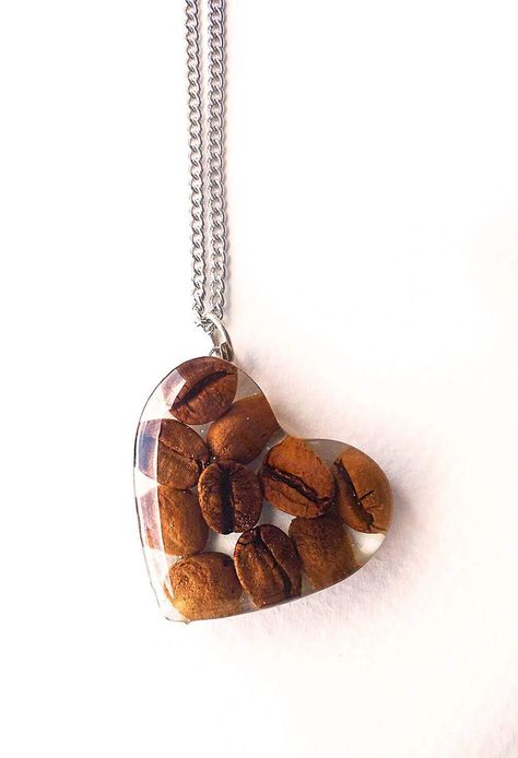 Epoxy Heart, Coffee Necklace, Resin Jewlery, Seni Resin, Coffee Jewelry, Diy Resin Projects, Real Coffee, Resin Jewelry Diy, Resin Jewelry Making