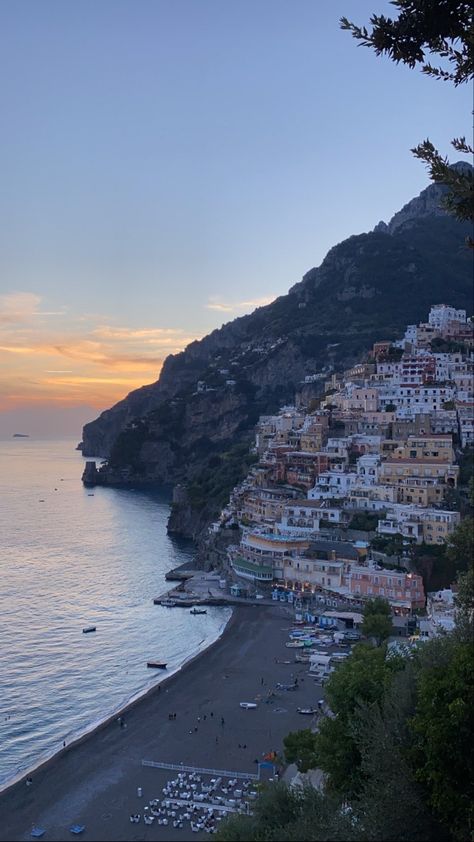 #views #italy #amalfi #amalficoast #positano #sunset #aesthetic #travel #traveling #summer #europe Positano Sunset, Amalfi Aesthetic, Amalfi Coast Aesthetic, Italy Amalfi, Summer Europe, Amalfi Coast Italy, Italy Aesthetic, Sunset Aesthetic, Dream Vacation