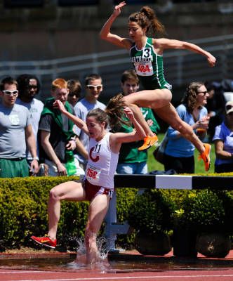 Steeple Chase...Perhaps the best track race ever Running Inspo, Steeple Chase, 10k Marathon, Track Meet, Runners High, Human Form, Marathon Running, Pictures Ideas, Beast Mode