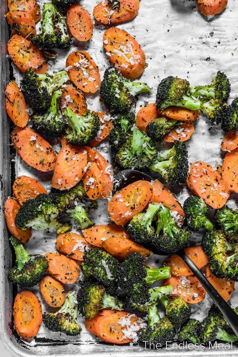 Italian Broccoli, Roasted Broccoli And Carrots, Parmesan Roasted Broccoli, Homemade Italian Seasoning, Roasted Baby Carrots, Baby Carrot Recipes, Parmesan Broccoli, Roasted Carrots Recipe, Broccoli Bake