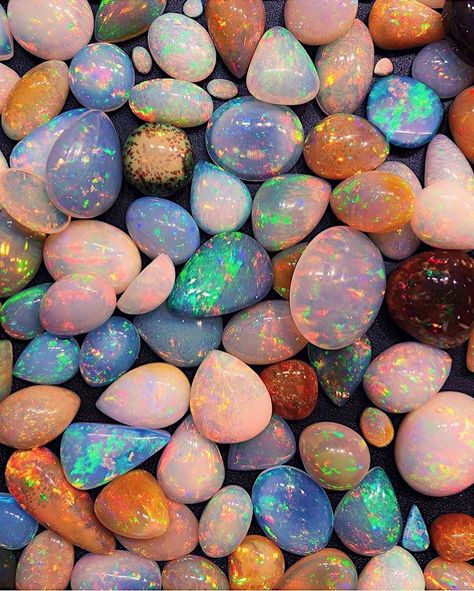 Gem Wallpaper, Opal Aesthetic, Lookbook Streetwear, Rock And Pebbles, Amethyst Healing, Cool Rocks, Etsy Instagram, Opal Color, Pink Agate