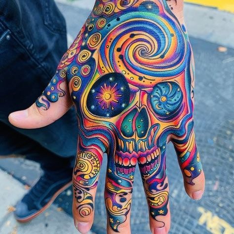 Hand Tattoos Color, Colorful Hand Tattoos, Traditional Space Tattoo, Doodles On Skin, Sugar Skull Sleeve, Colorful Tattoo Ideas, Winter Doodles, Comic Book Tattoo, Colorful Skull Art