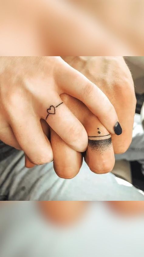 Ring Tattoo Designs, Wedding Band Tattoo, Ring Tattoo, Wedding Ring Tattoo, Tattoo Wedding Rings, Ring Finger Tattoos, Finger Tattoo Designs, Shape Tattoo, Small Girl Tattoos