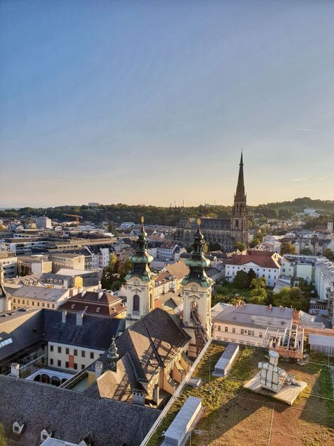 8 Things to do in Linz, Austria – Sunny Days with Juliette Austria Winter, Austria Travel Guide, Linz Austria, Semester Abroad, Austria Travel, Colourful Buildings, River Cruise, The Visit, River Cruises