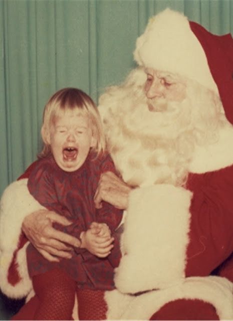 vintage everyday: Funny Vintage Photos Show That Not Every Child Would Like Mr. Claus Vintage Happy New Year, Funny Vintage Photos, Vintage Christmas Photos, Awkward Photos, Christmas Campaign, Bad Santa, Holiday Party Games, Christmas Albums, Old Christmas