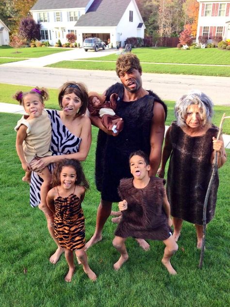 Jackson family Halloween! The Croods Halloween Costume, Croods Family Costume, Croods Halloween Costume Family, Cave People Costumes Halloween, Croods Halloween Costume, Cavemen Costumes, Croods Costume, Fancy Dress Diy, Family Matter