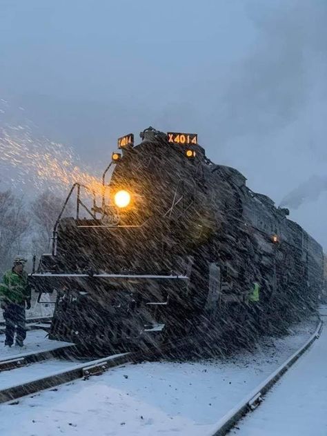 Train In Snow, Snow Wallpaper Iphone, Steam Trains Photography, Union Pacific Train, Locomotive Engine, Steam Engine Trains, Scenic Railroads, Railroad Pictures, Union Pacific Railroad