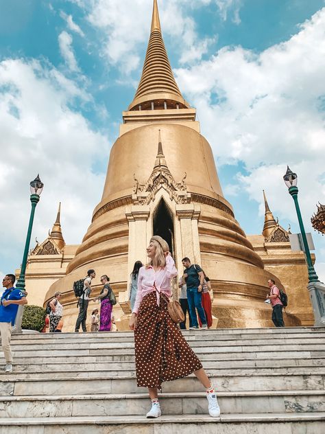 Grand Palace Bangkok Photography, Bangkok Outfit, Modest Ootd, Gaya Bihar, Travel Poses, Wat Phra Kaew, Grand Palace Bangkok, Thailand Pictures, Bodh Gaya