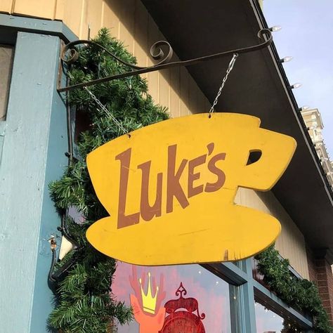 Lukes Diner Sign, Cottagecore Decorations, Girls Tv Show, Luke's Diner, Diner Aesthetic, Gilmore Girls Luke, Lukes Diner, Diner Sign, Ber Months