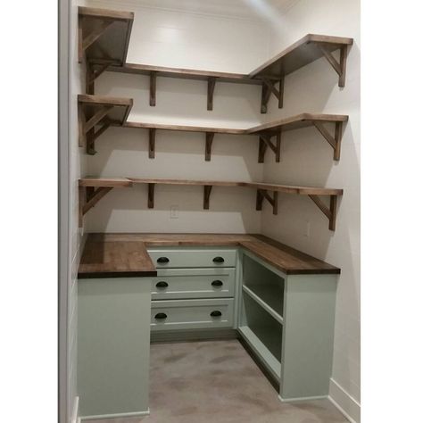 “Dream pantry is complete! Walls shiplap and painted @sherwinwilliams White Dove. Cabniets are @benjaminmoore Antique Jade and hardware is from…” Pantry Layout, Dream Pantry, Shop Barndominium, Kabinet Dapur, Pantry Shelving, Kitchen Pantry Design, Butler's Pantry, Pantry Design, Barndominium Ideas