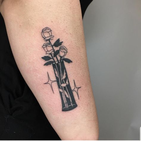 Roses in black vase by Brittny Abad at Good Stuff Tattoo in Portland Oregon Vase Of Roses Tattoo, Rose Vase Tattoo, Rose In Vase Tattoo, Black Rectangle Tattoo, Vase With Flowers Tattoo, Vase Tattoo, Tattoo Fixes, Tat Inspiration, Gothic Flowers