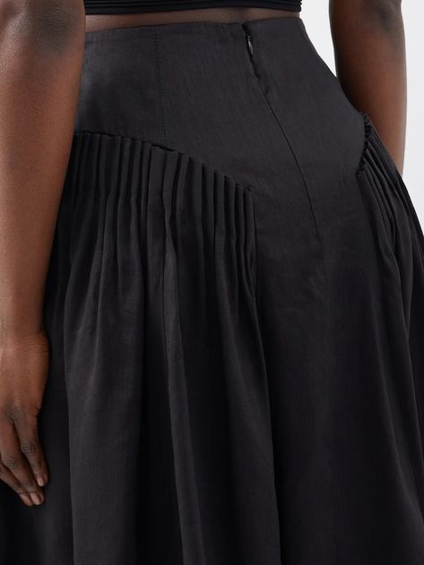 Creative Skirt Design, Side Pleated Skirt, Cartridge Pleats, Panelled Skirt, High Waisted Midi Skirt, Outfit 2023, Midi Skirt Black, Skirts Midi High Waisted, Black Midi Skirt