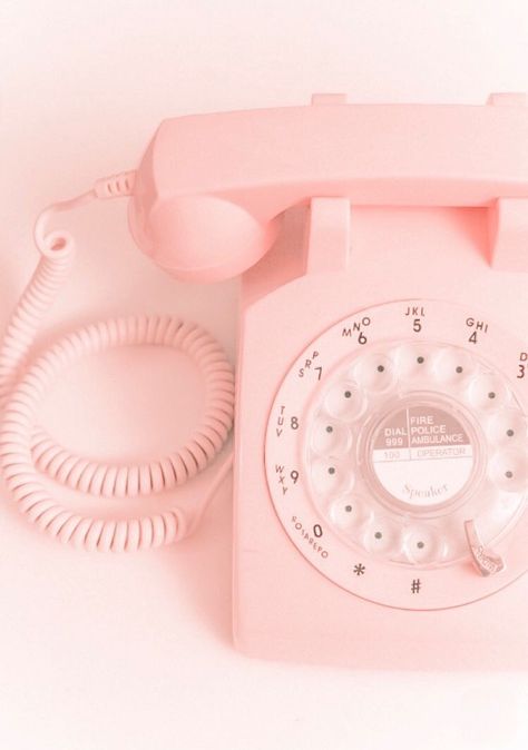 Pink Telephone Roz Pal Wallpaper, Pink Telephone Aesthetic, Tani Yuuki, Telephone Aesthetic, Green Aesthetic Vintage, Pink Telephone, Wallpers Pink, Aesthetic Roses, I Believe In Pink