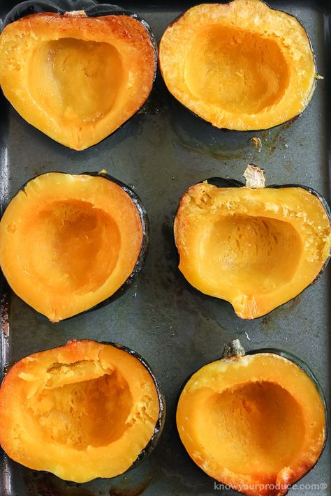 Pepper Squash Baked, Pepper Squash Recipes, How To Cook Acorn Squash, Baked Acorn Squash Recipes, Squash Recipes Acorn, Cooking Acorn Squash, Acorn Squash In Oven, Roasted Acorn Squash Seeds, Spaghetti Squash Seeds Roasted