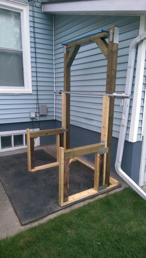 DIY outdoor squat rack - Album on Imgur Wood Squat Rack, Outdoor Weight Gym, Diy Squat Rack Wood, Outdoor Squat Rack, Diy Outdoor Gym, Outdoor Gym Ideas Backyards, Squat Rack Diy, Diy Power Rack, Outdoor Home Gym