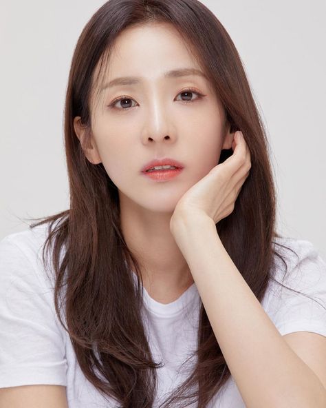 Dara makes trending news with her stunning new profile shots | allkpop Another Miss Oh, Yg Trainee, Sandara Park, K Pop Star, Pop Idol, Korean Actresses, Blackjack, The Band, Yg Entertainment