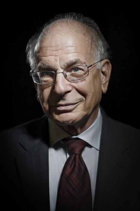 Daniel Kahneman, "Thinking, Fast and Slow" (USA 2011) Thinking Fast And Slow, Daniel Kahneman, Cognitive Bias, Second Doctor, Corporate Strategy, Fast And Slow, Brain Science, Money Book, Psychology Degree