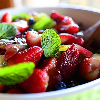 FRUIT SALAD WITH ORANGE-VANILLA SYRUP {pioneer woman} A Bowl Of Fruit, Best Fruit Salad, Bowl Of Fruit, Fresh Fruit Recipes, Salad Pasta, Pioneer Woman Recipes, Tasty Kitchen, Fruit Dishes, Fruit Salad Recipes