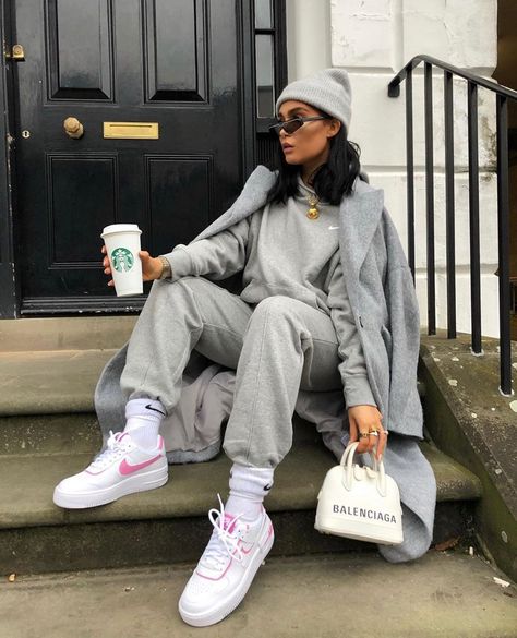 Nike Tracksuit Outfit Women, Nike Sweatsuit Outfits, Nike Tracksuit Outfit, Tracksuit Outfit Women Street Styles, Sweatsuit Outfits Women, Alicia Roddy, Tracksuit Outfit Women, Sweatsuit Outfits, Sweatsuit Outfit