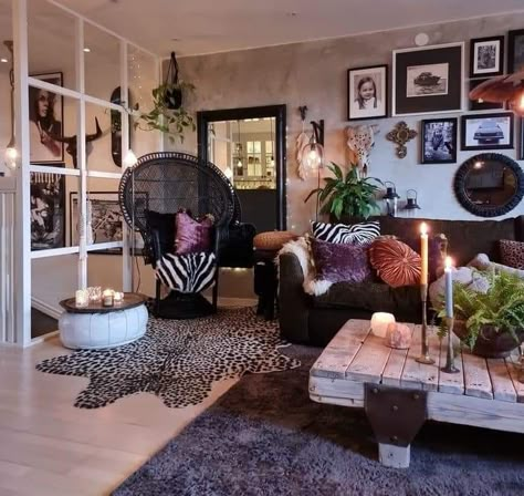 Casa Rock, Rock Room, Dream Apartment Decor, Future Apartment Decor, Dark Home Decor, Apartment Decor Inspiration, Future Apartment, Dream House Interior, Decor Home Living Room