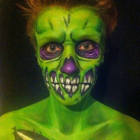 Zombie pop art Zombie Face Paint, Zombie Pop, Halloween Ideias, Pop Art Zombie, Zombie Face, Amazing Halloween Makeup, Halloween Party Outfits, Zombie Makeup, Skull Makeup