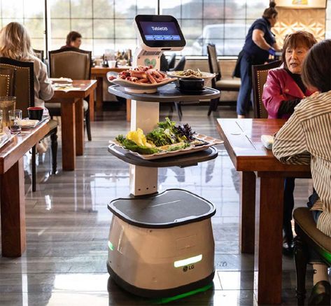 New Restaurant Serving Robot Works Tables and Assists Staff Robot Takeover, Spaceship Restaurant, Robot Waiter, Restaurant Staff, Robotic Restaurant, Service Robot, Big Chefs, Restaurant Game, Robot Restaurant