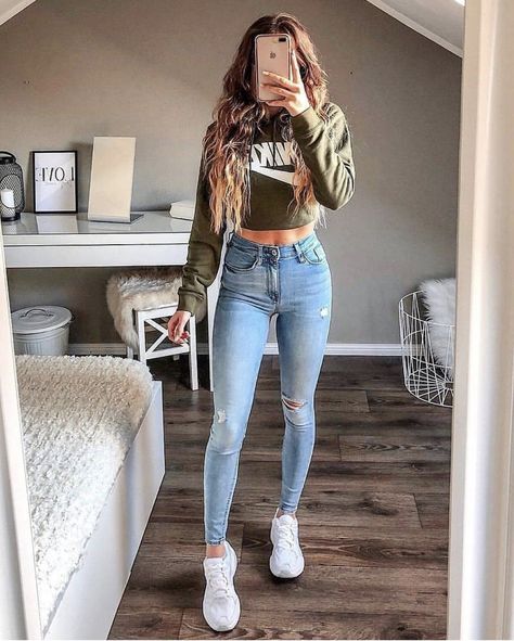 pinterest/// ★ bellamakay ★ Teenage Outfits, Spring Outfits Women, Pinterest Outfits, Teenager Outfits, Summer Fashion Outfits, Cute Summer Outfits, Outfits Casual, Teen Fashion Outfits, Looks Vintage