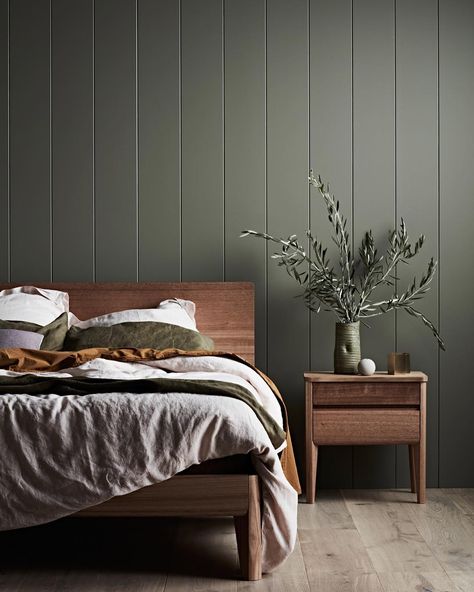 Casual Friday: Paint Drama, Hoarders, Our Dining Room as a Living Room & More! - Chris Loves Julia Bedding Green, Mid Century Bedroom, Scandinavian Bedroom, 아파트 인테리어, Design Del Prodotto, Bedroom Green, Bedroom Colors, Luxury Bedding, Guest Bedroom