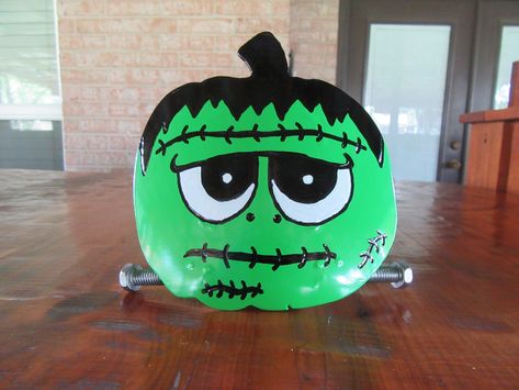 Pumpkin Skeleton Painting, Pumpkin Frankenstein Face, Count Dracula Pumpkin, Frankenstein Painted Pumpkins, Pumpkin Painting Ideas Frankenstein, Hulk Pumpkin Painting, Monster Pumpkin Painting, Pumpkin Decorating Paint, Frankenstein Pumpkin Painting