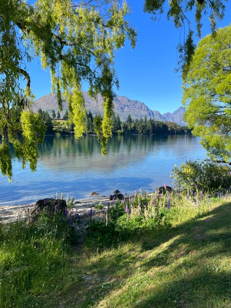 Norwegian Countryside, Scenic Mountains, Nature Cottagecore, Green Cottagecore, Cottagecore Country, Heartwarming Pictures, Scandinavian Aesthetic, Dark Green Aesthetic, Wild Love