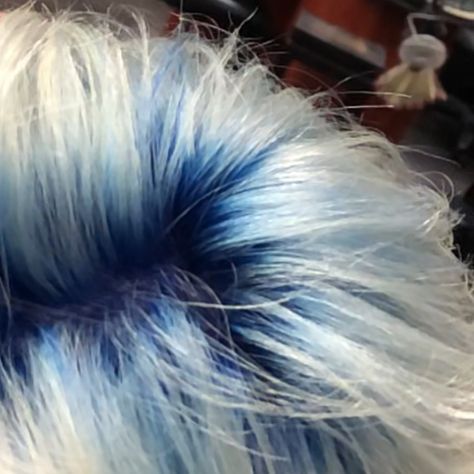 Fun shadow-root/root smudge 🙌🏼 #CutAndColor #NoFilter #Hair #Blue #BlueHair #RootSmudge #ShadowRoot #Platinum #PlatinumBlonde #Redken #PulpRiot #Joico @behindthechair_com Dark Blue Roots Blonde Hair, Icy Blue Hair Ombre, Blue To White Hair, Light Blue Hair With Dark Roots, Light Blue Grey Hair, Colorful Roots Blonde Hair, White Blonde With Dark Roots, White Hair Blue Highlights, White Hair Blue Tips