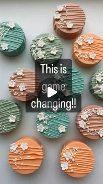 The Original CakePuck! on Instagram: "This makes getting colorful so much less stressful!!   I used about 4.5oz for 3 pucks but melt a little more to save for a drizzle, just scrape it into a piping bag and reheat for 10 seconds at a time when you’re ready.   Don’t be afraid to let your colors SHINE!!   Silicone bowls are the best and from @orsongygi   Chocolate coloring from @thesugarart I love them!  Comment warm or heat or something 😂 if you want me to send you the link to my chocolate warmers!   To get your molds sets head to the profile 🥰🔥👊🏼  Happy Pucking!   #cakepucks #bentycakes #melts #candymelts #bakinghacks #easterdesserts" Dog Icing Recipe, Candy Melts Recipe, Dessert Pops, Chocolate Molds Recipe, Melt Chocolate For Dipping, Silicone Molds Recipes, Cake Pucks, Chocolate Dipped Treats, Cake Pop Designs