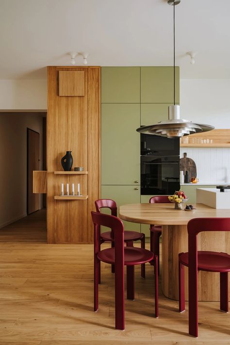 Interior Design Per La Casa, Kitchen Colour Schemes, Mid Century Modern Interiors, Cheap Kitchen, Kitchen Dinning, Kitchen Room Design, Kitchen Diner, Green Kitchen, Interior Trend