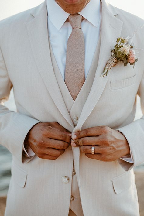 Summer Suit Wedding, Wedding Tux, Mens Wedding Attire, Groom Wedding Attire, Beige Wedding, Wedding Suits Groom, Summer Suit, Groomsmen Suits, Wedding Groomsmen