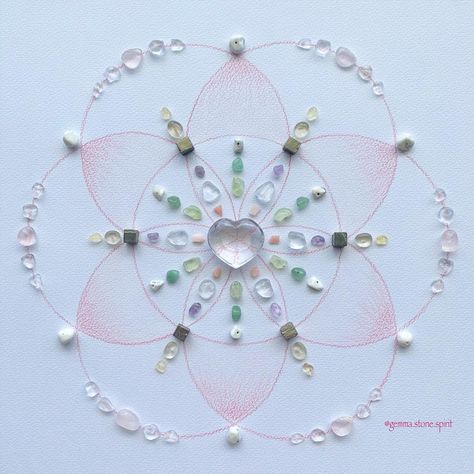 Crystal Grid Wall Art, Crystal Grid For Love, Love Crystal Grid, Crystal Mandala, Seed Of Life Crystal Grid, Crystals Healing Grids, Love Abundance, Grid Art, Healing Room