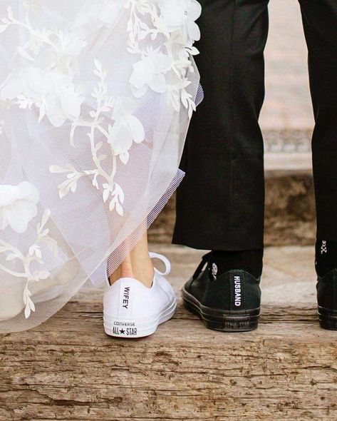 Wedding Dress Gallery, Wedding Converse, Wedding Sneakers, Boda Mexicana, Dresses Simple, Future Wedding Plans, Brides Magazine, Cute Wedding Ideas, Wedding Goals