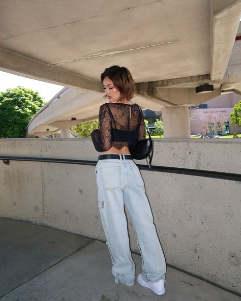 Love me some denim cargos 😌👖- last swipe is me asking the gc which pics to post 😂 — Top: @houseofharlow1960 @revolve Pants: @revolve @grlfrnd Purse: @jwpei_official Denim Cargos, Love Me, Purse, Pants, Quick Saves, Trousers