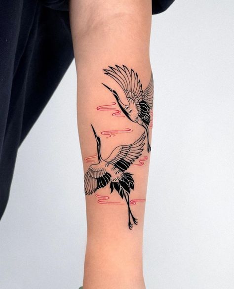 2 Cranes Tattoo, Japanese Tattoo Art Feminine, Aesthetic Japanese Tattoo, Korean Inspired Tattoos, Japan Style Tattoo, Cranes Tattoo, Anastasia Tattoo, Tattoo Crane, Small Japanese Tattoo