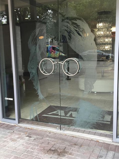 Eyewear Shop Design, Lennon Glasses, John Lennon Glasses, Optometrist Office, Eyewear Store Design, Optometry Office, Buy My House, Clinic Interior Design, Optical Shop