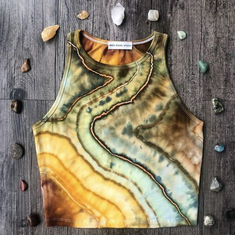 Aries Rising, Tie Dye Patterns Diy, Tie Dye Fashion, How To Tie Dye, Ice Dye, Tie Dye Diy, Tie Dye Outfits, Tie Dye Crop Top, Phish