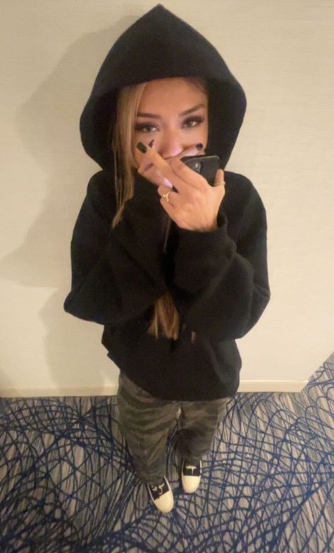 Black Hoodie Outfit Women, Birthday Party Outfits Casual, Basic Streetwear Outfit, Foto Ideas Instagram, Hoodie Outfit, Swaggy Outfits, Cute Everyday Outfits, Cute Simple Outfits, Really Cute Outfits