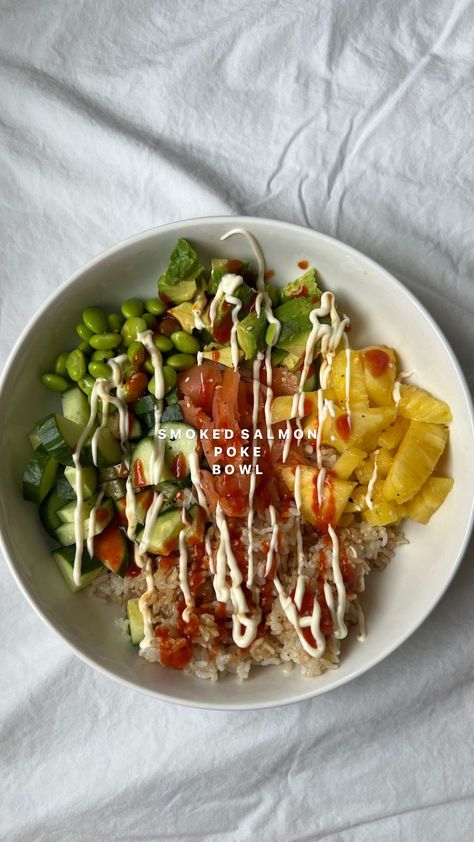 Smoked Salmon Bowls, Raw Salmon Bowl, Smoked Salmon Bowls Healthy, Poke Bowl Smoked Salmon, Smoked Salmon Bowl, Poke Bowl Salmon, Smoked Salmon Rice Bowl, Salmon And Edamame Recipes, Raw Salmon Poke Bowl